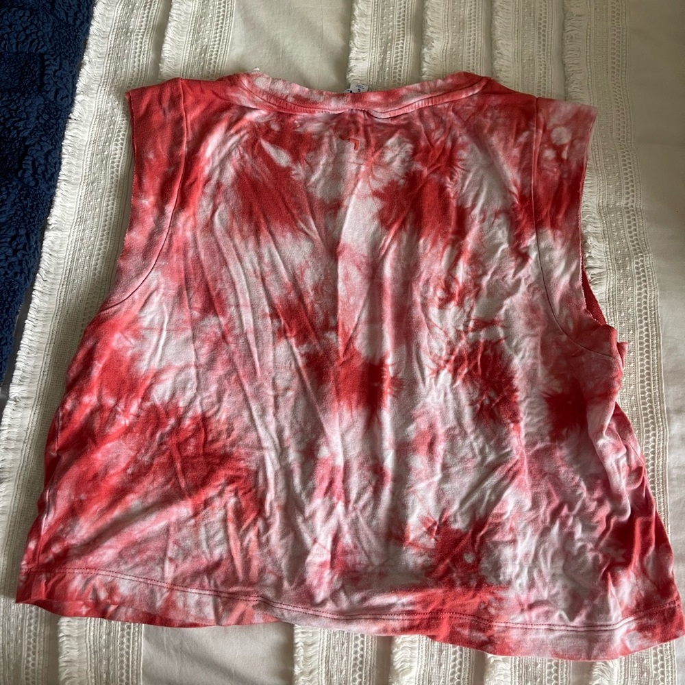 Target Red Tank - Picture 2 of 2